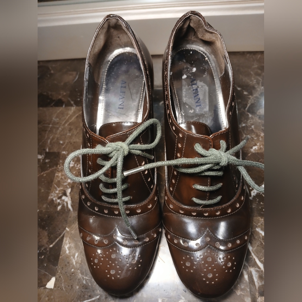 Alfani Brown Leather Women's Oxfords - Picture 7 of 12